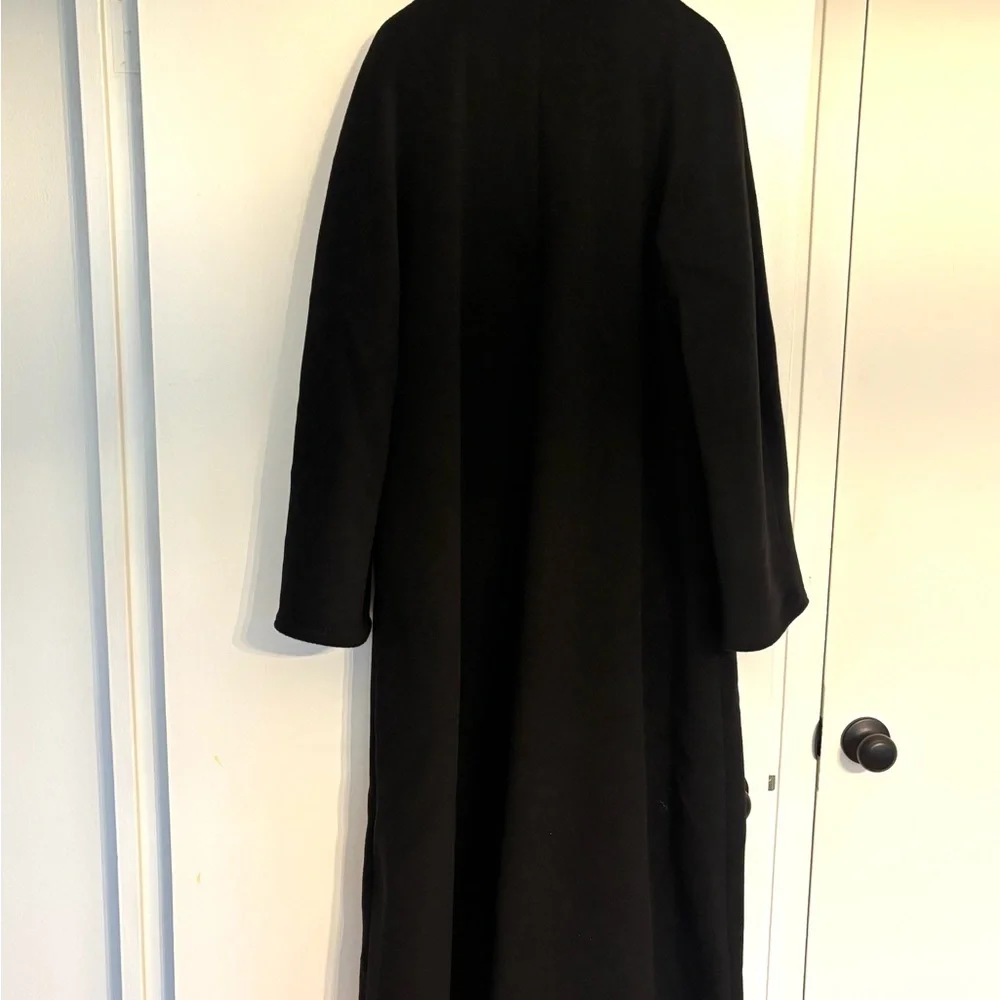 MaxMara Classic Black Coat - Picture 3 of 6